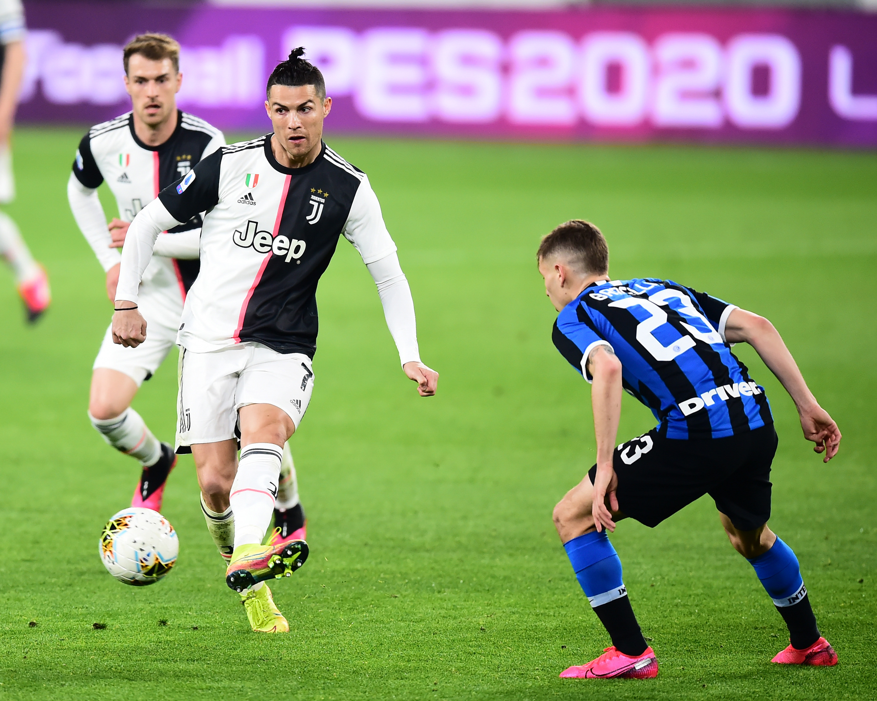 卡斯尔：东契奇是多次入选全明星的球员，不可能完全阻止他（卡斯尔：东契奇多次全明星在身，想彻底限制他不现实）