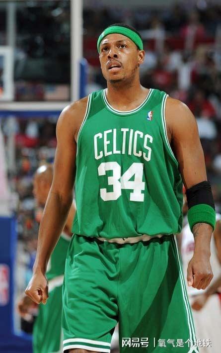 湖人末节连续得分，锁定胜局（湖人末节一波流锁定胜局）